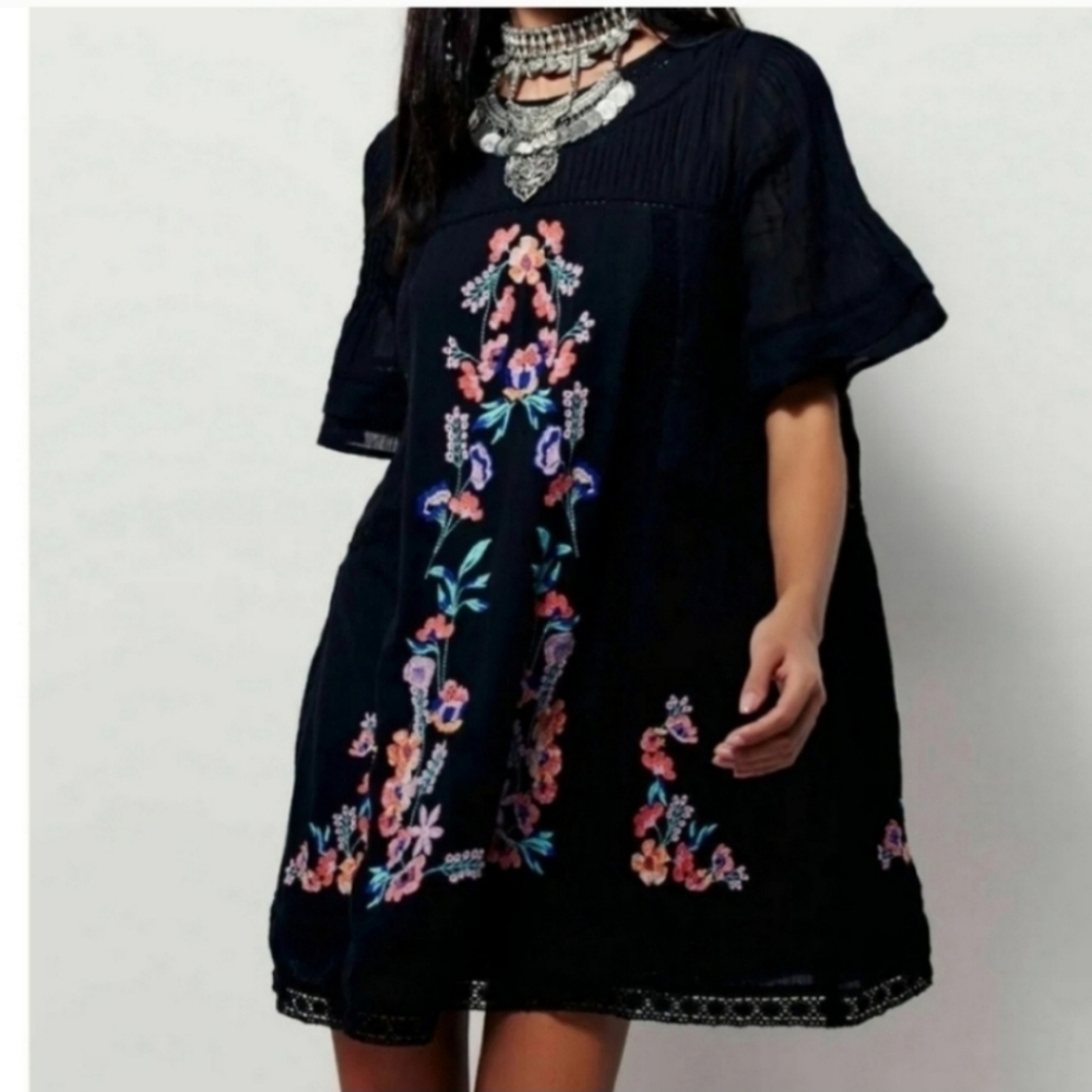 FREE PEOPLE Victorian Boho Embroidered Black Tunic Boho Dress Size Medium - Picture 2 of 8